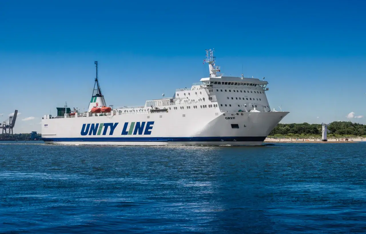 Czy prom jest bezpieczny? Odkryj zagrożenia i zasady bezpieczeństwa