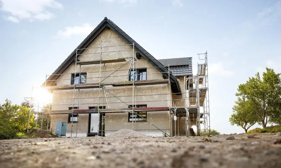 Ile kosztuje budowa domu w stanie surowym robocizna? Sprawdź ceny!