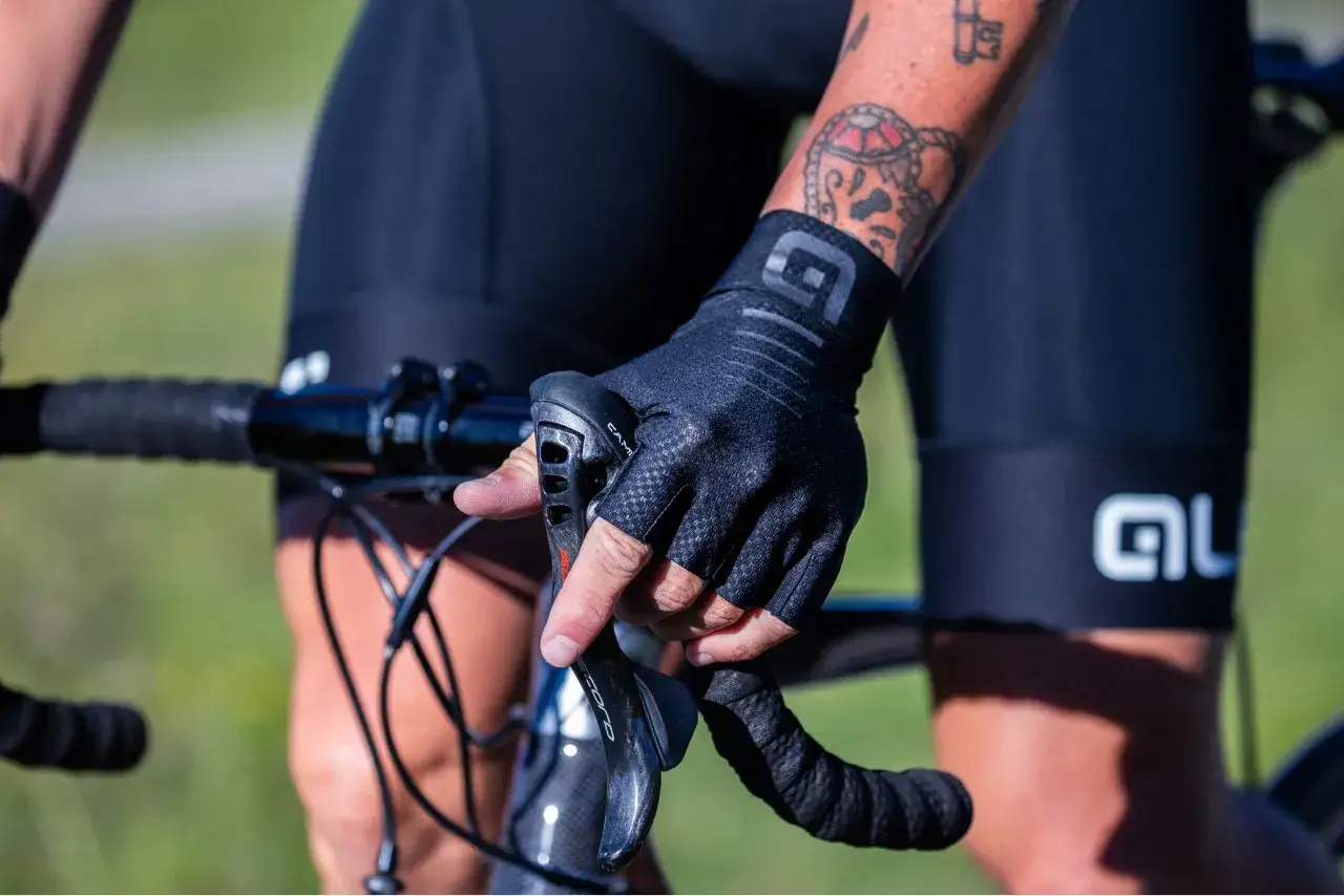 Jakie rękawiczki na rower? Znajdź idealne dopasowanie i komfort