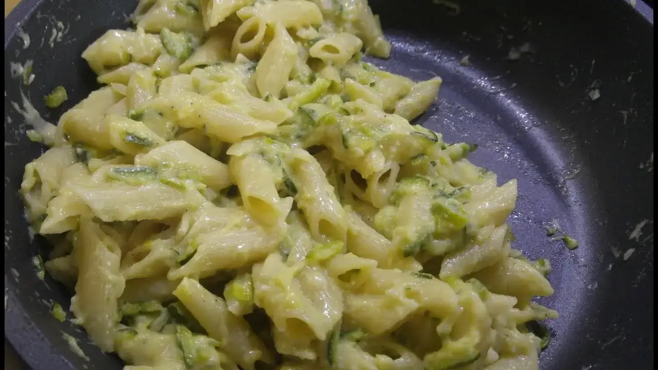 Penne z cukinią: Zrób perfekcyjne danie bez wodnistej cukinii!