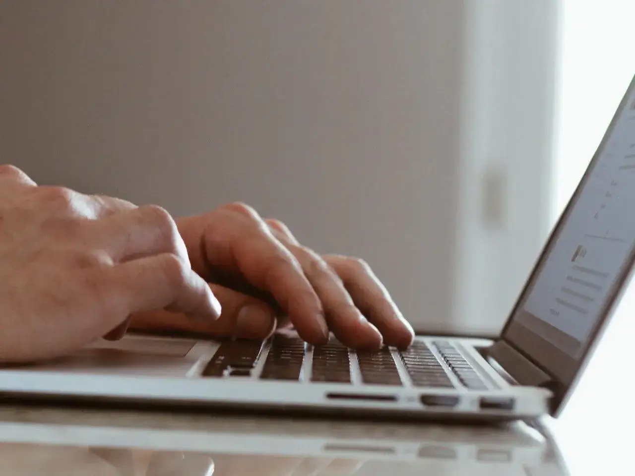 Jak zrobić screena na laptopie? Windows, macOS i triki eksperta.