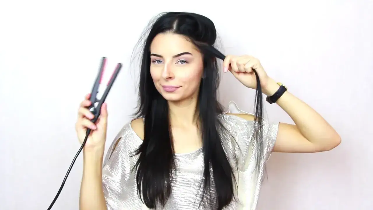 Jak podnieść włosy u nasady prostownicą i uzyskać efekt objętości