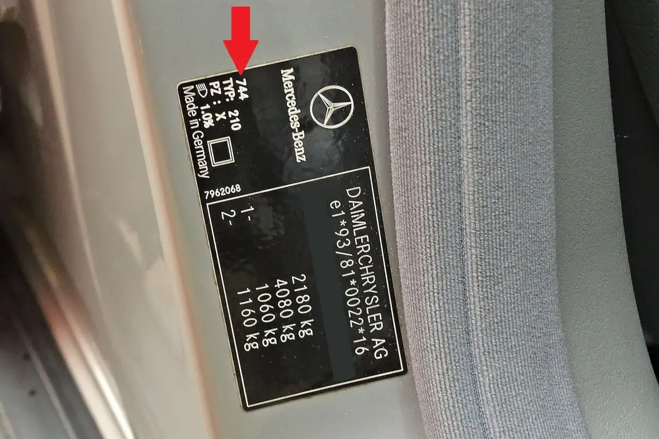 Kod lakieru auta: Gdzie szukać i jak rozszyfrować?