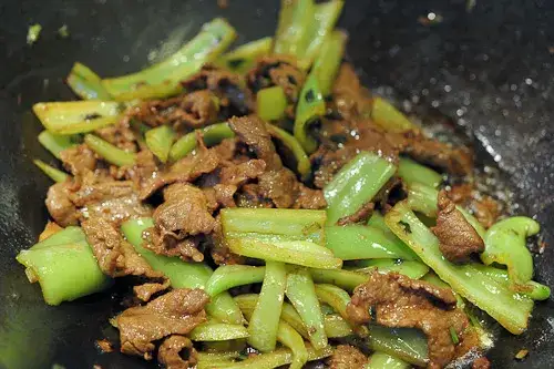 Aromatyczna chińszczyzna z wołowiną - proste przepisy na każdą okazję