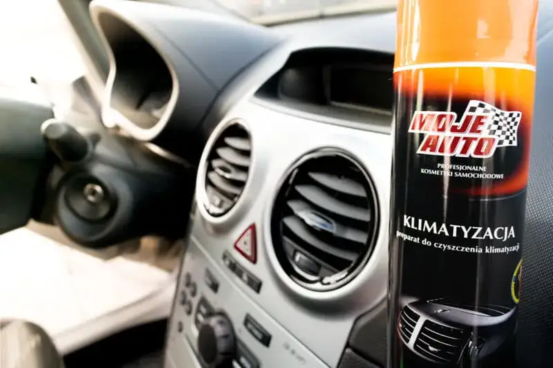 Jak odgrzybić klimatyzację? 5 skutecznych metod czyszczenia auta