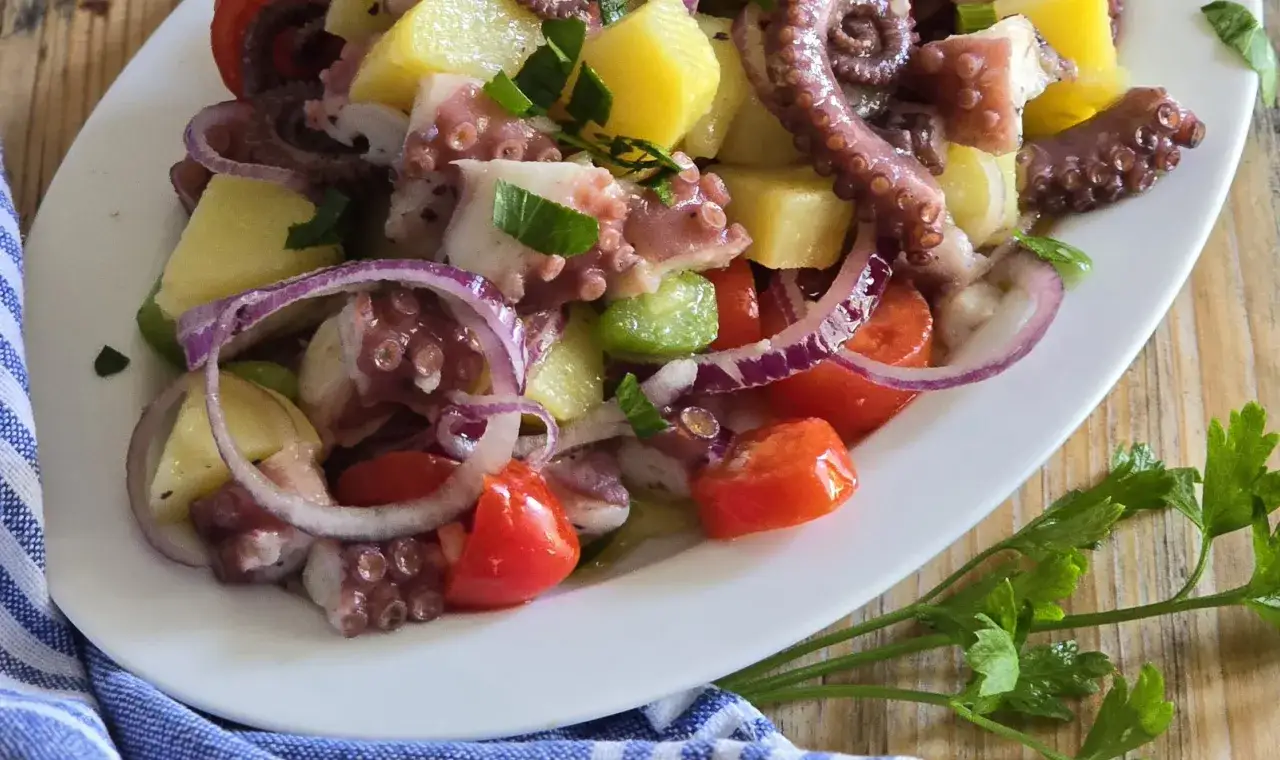 Insalata di Polpo e Patate: Ricetta Facile e Segreti per un Polpo Tenero