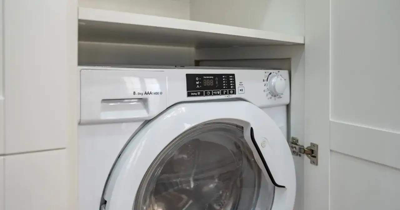 Jak włączyć pralkę? Prosty przewodnik krok po kroku