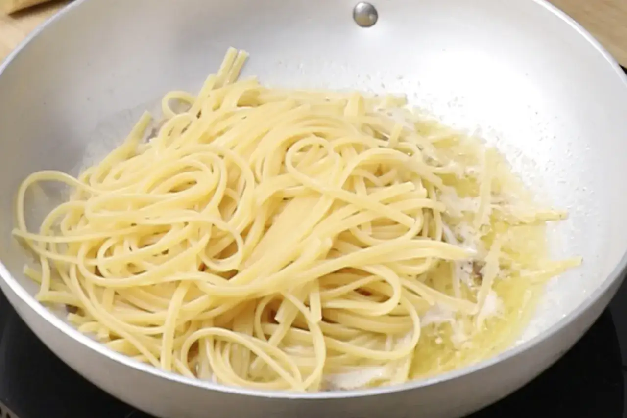 Pasta con Anchoas: Receta Fácil para un Sabor Umami Irresistible