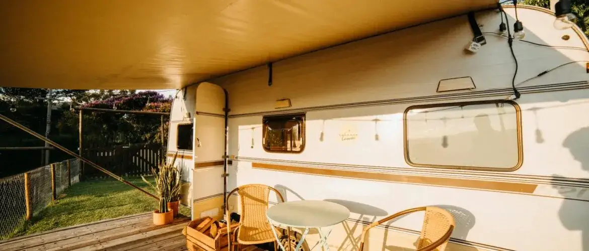 Jak zbudowana jest przyczepa kempingowa - poznaj tajniki konstrukcji