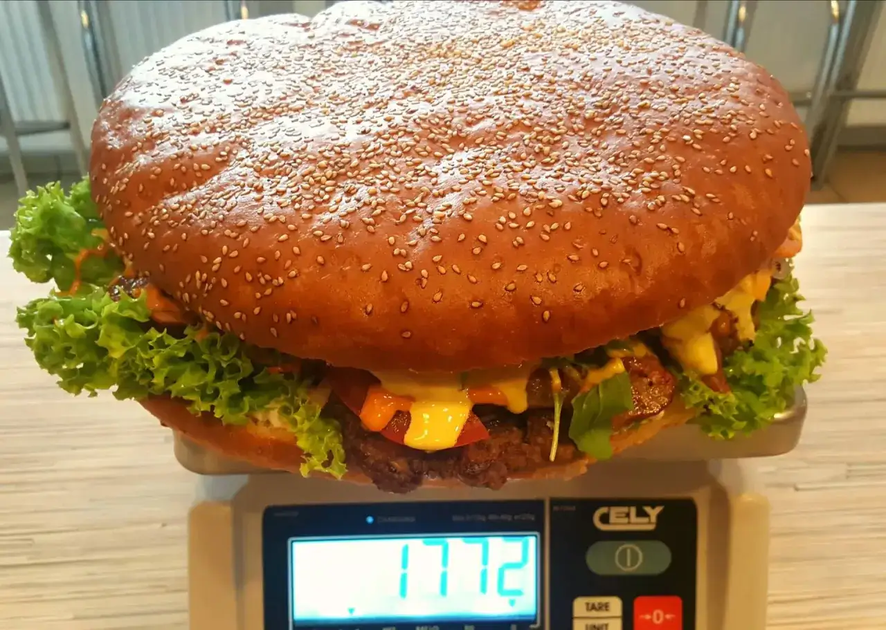 Waga burgera: od Big Maca po kraft. Ile naprawdę waży?