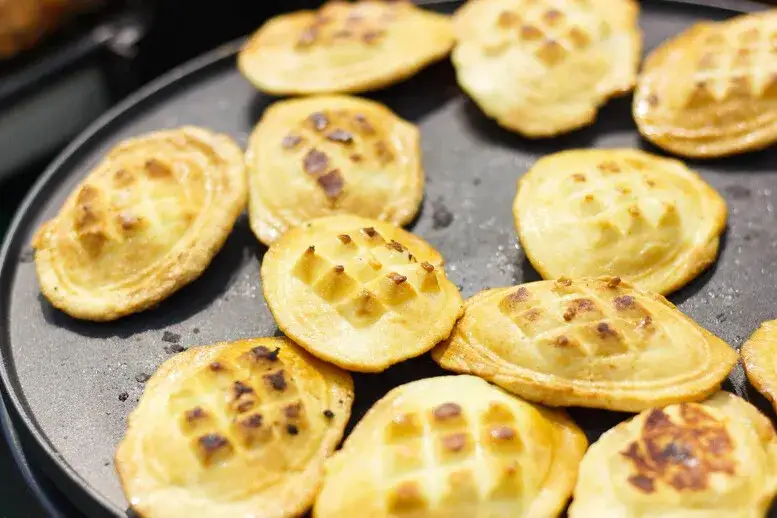 Jak podgrzać oscypek, aby uzyskać idealną konsystencję i smak