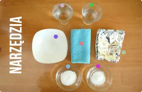 Jak skutecznie czyścić srebro folią aluminiową - którą stroną?