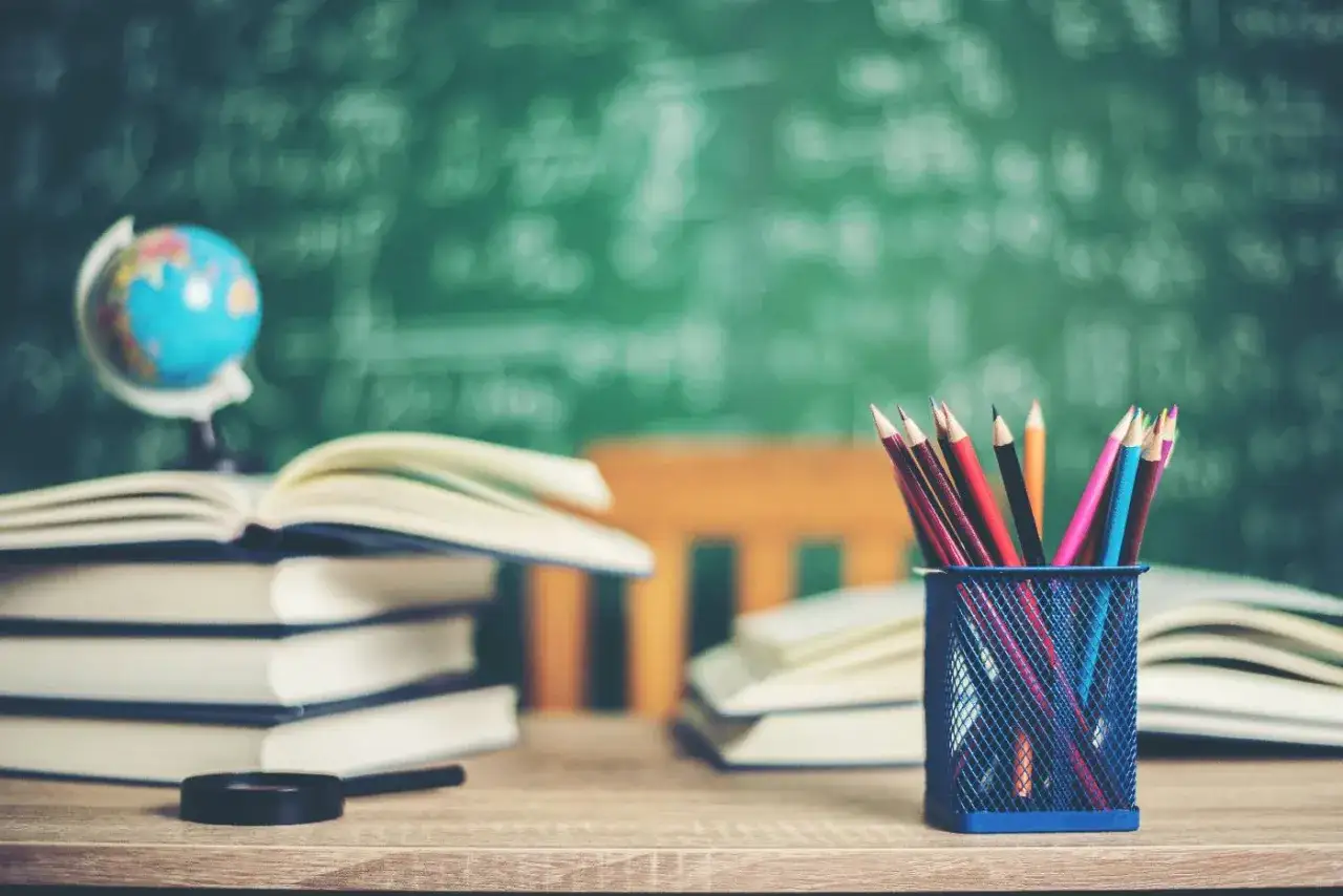 Praca nauczyciela: akty prawne. Twoja mapa po przepisach!