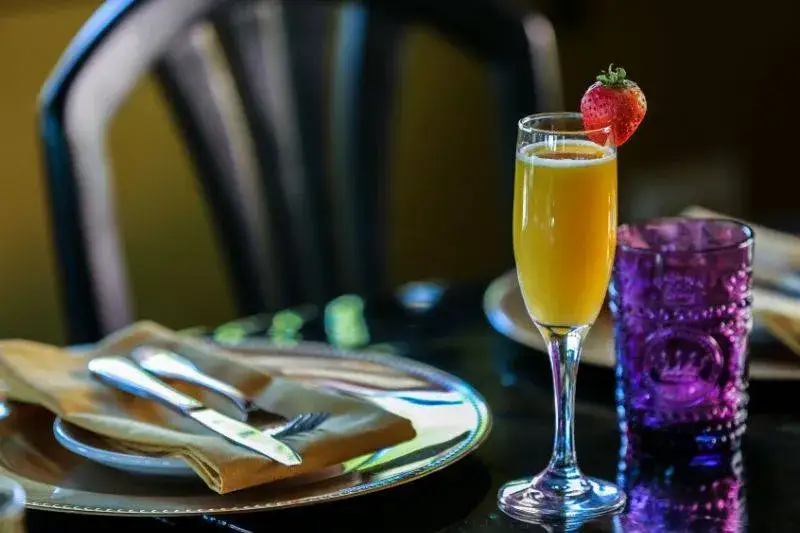 Mimoza: Prosty przepis na idealny drink z prosecco i sokiem