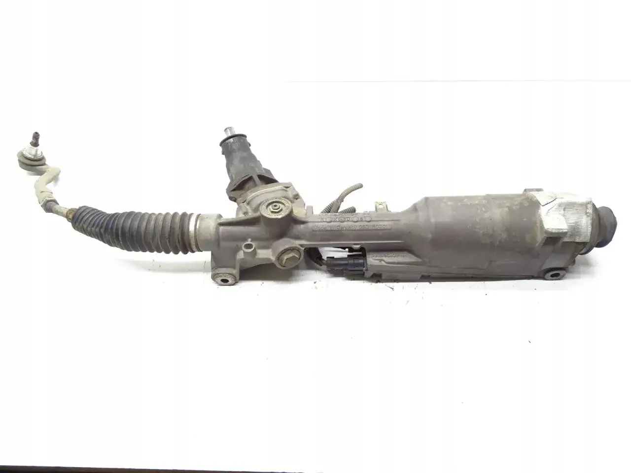 Maglownica Audi A4 B8 z widocznym przegubem i osłoną gumową.