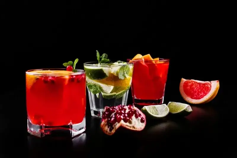Jak wybrać idealną szklankę do koktajli i poprawić smak drinków