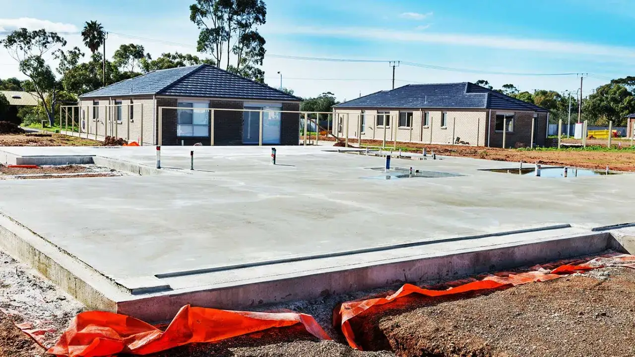 Ile kosztuje izolacja fundamentów? Poznaj ukryte wydatki i oszczędności