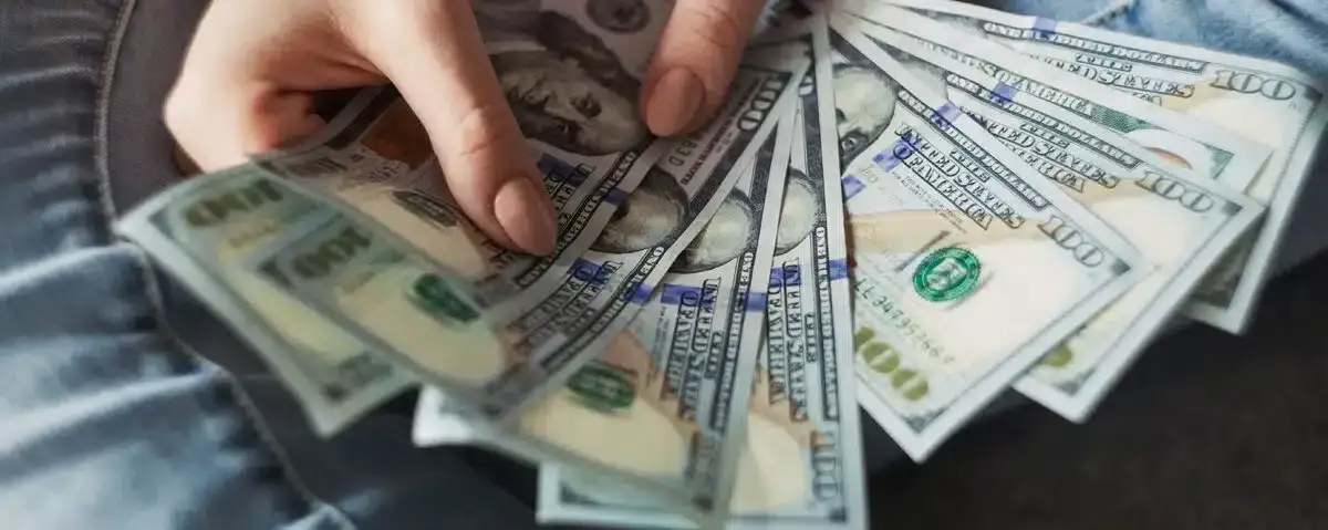 Waluty fiat a kryptowaluty: Kluczowe różnice, które musisz znać