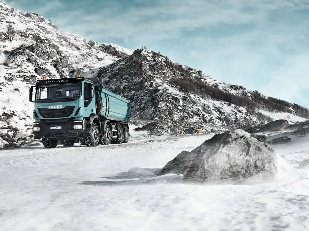 Montaż łańcuchów na ciężarówce: Poradnik, by uniknąć mandatu i awarii