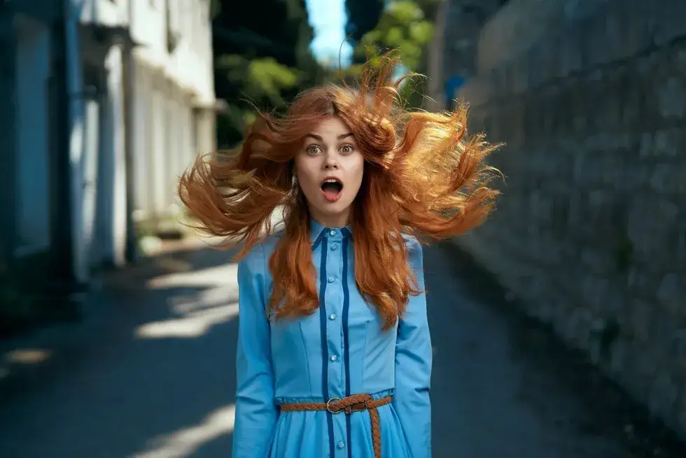 Znaczenie snu o wypadających włosach - Symbolika i interpretacja