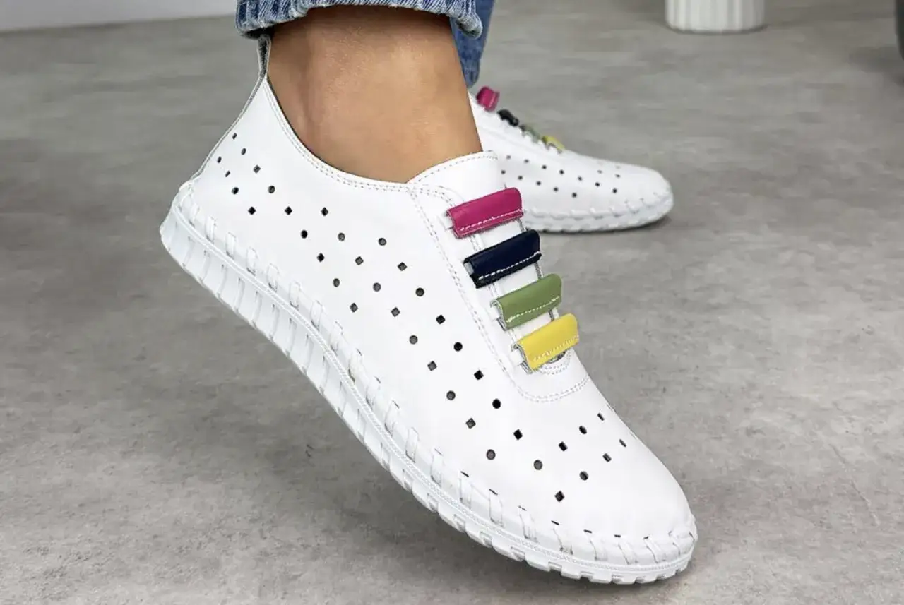 Buty wiosenne – jakie modele dominują w sezonie przejściowym i jak je wybierać?