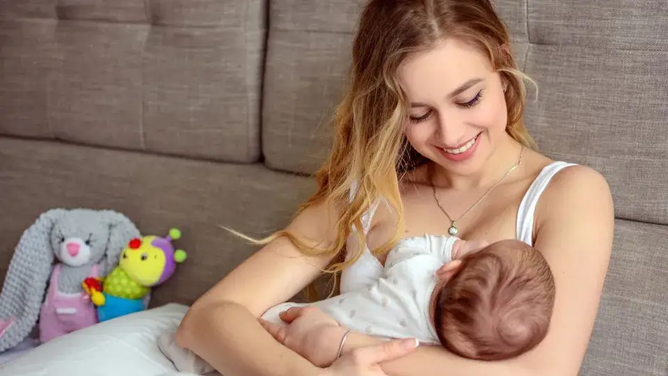Jak często karmić piersią 2-miesięczne dziecko? Poznaj zalecenia