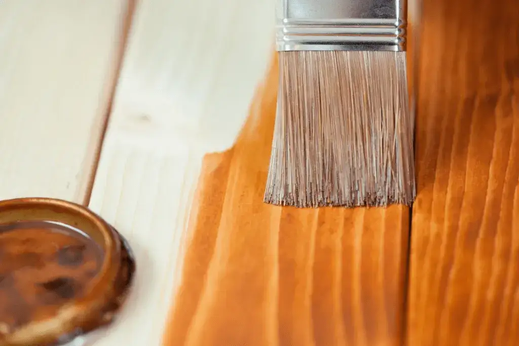 Profesjonalne malowanie boazerii krok po kroku. Uniknij najczęstszych błędów!