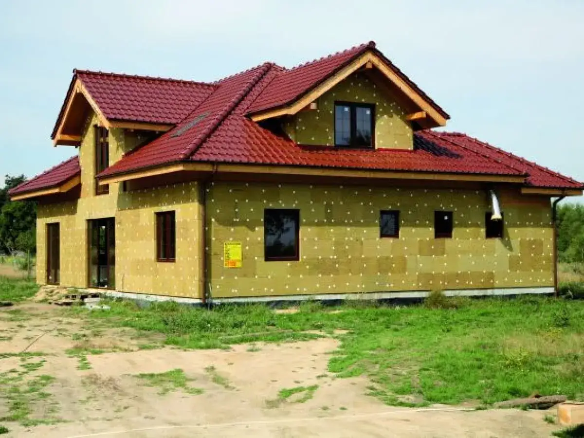 Klej do wełny mineralnej: Jak wybrać i uniknąć błędów?