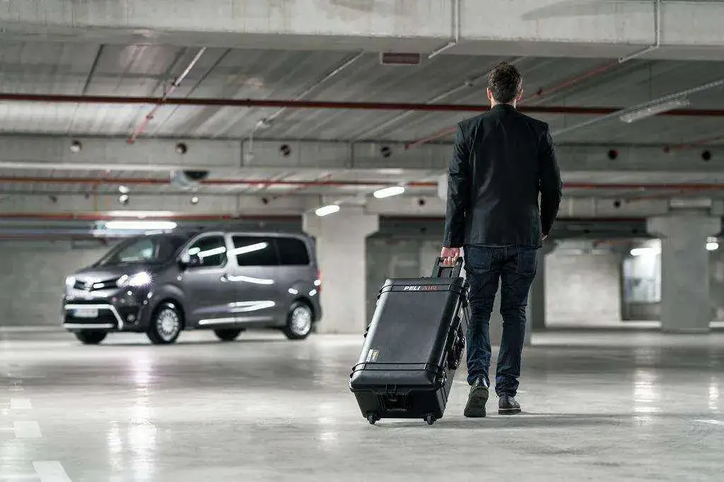 Jakie kółka w walizce wybrać, aby uniknąć problemów w podróży?