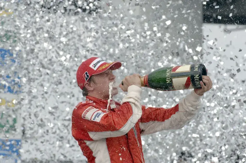 Kimi Räikkönen: Legenda F1 i jej najważniejsze momenty