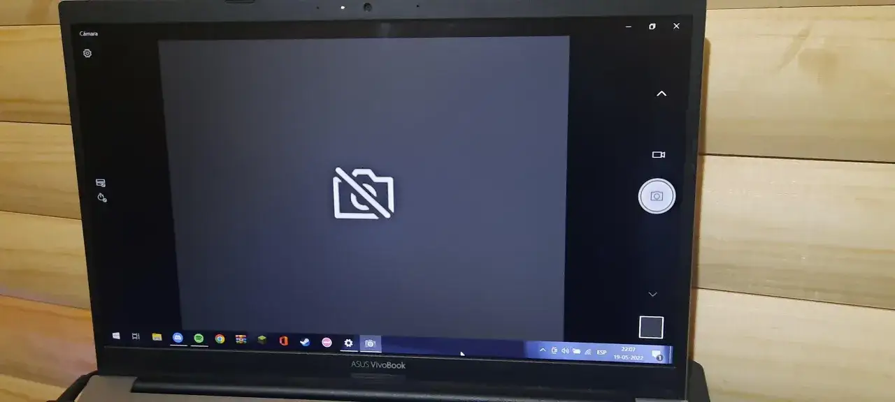 Jak zrobić zdjęcie laptopem? Odkryj sekrety wbudowanej kamery!