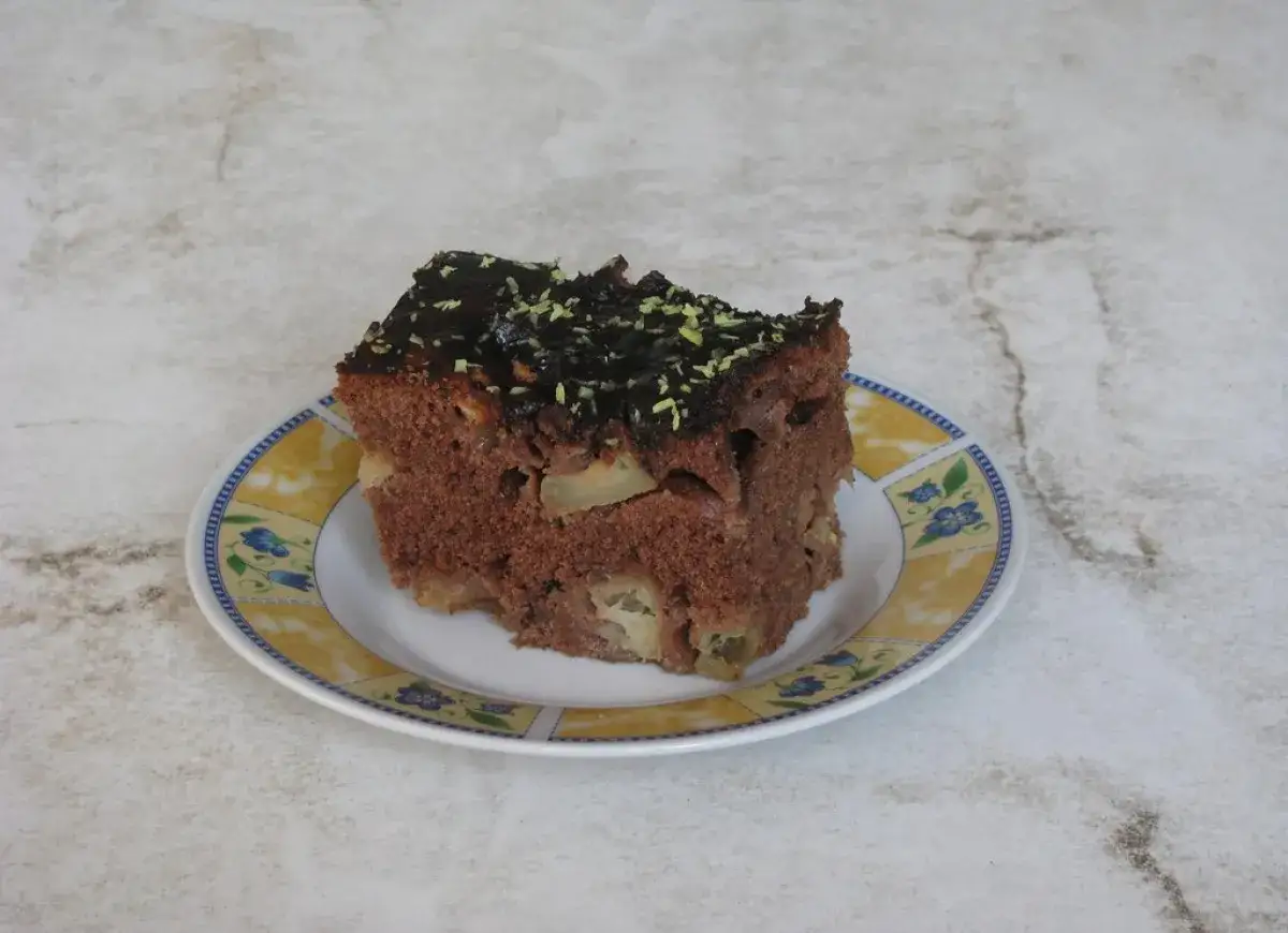 Murzynek z jabłkami: wilgotny i puszysty przepis bez zakalca!