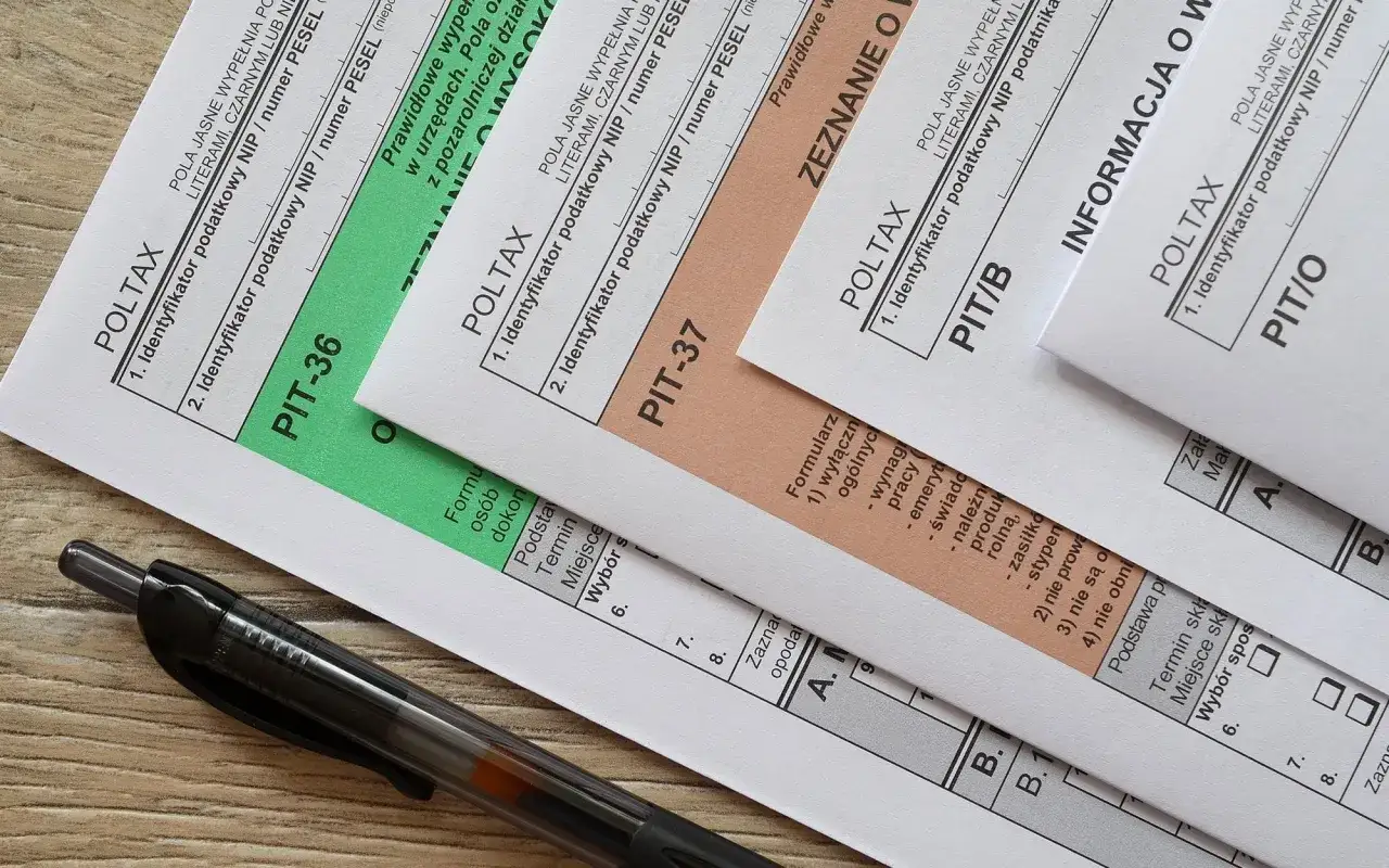 Formularze PIT-36, PIT-37, PIT/B, PIT/O i inne dokumenty podatkowe. Czy można rozliczać się z dzieckiem? Sprawdź!