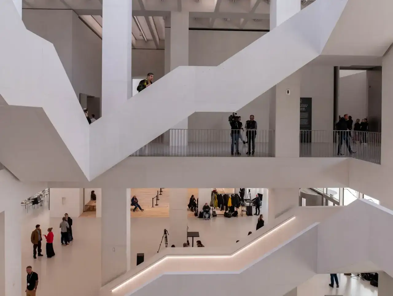 Nowe muzeum sztuki nowoczesnej w Warszawie – co warto wiedzieć?