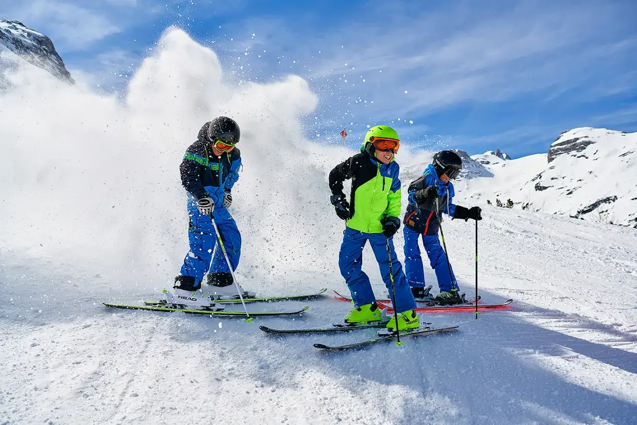 Jak wybrać kijki narciarskie? Uniknij błędów, dobierz idealne!