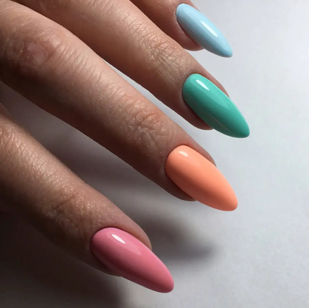 Jaki kolor paznokci wybrać? Trendy, porady i dopasowanie do karnacji