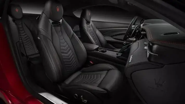 Jak wygląda Maserati? Odkryj wyjątkowy design i luksusowe wnętrze