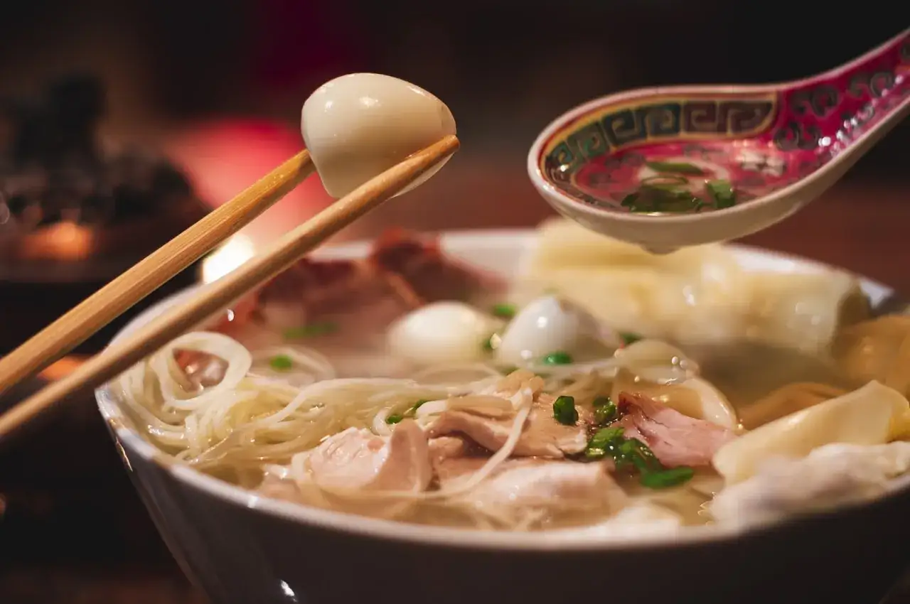 Jaki makaron do zupy tajskiej? Odkryj najlepsze opcje i smaki