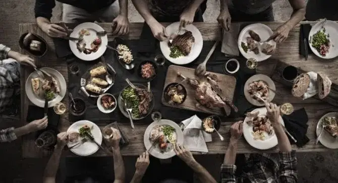 Rusztowanie Grill Poznań – wyjątkowe grillowane dania i atmosfera