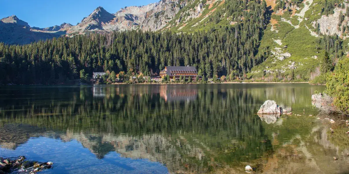 Jezioro popradzkie - piękne miejsce w Tatrach, które musisz zobaczyć