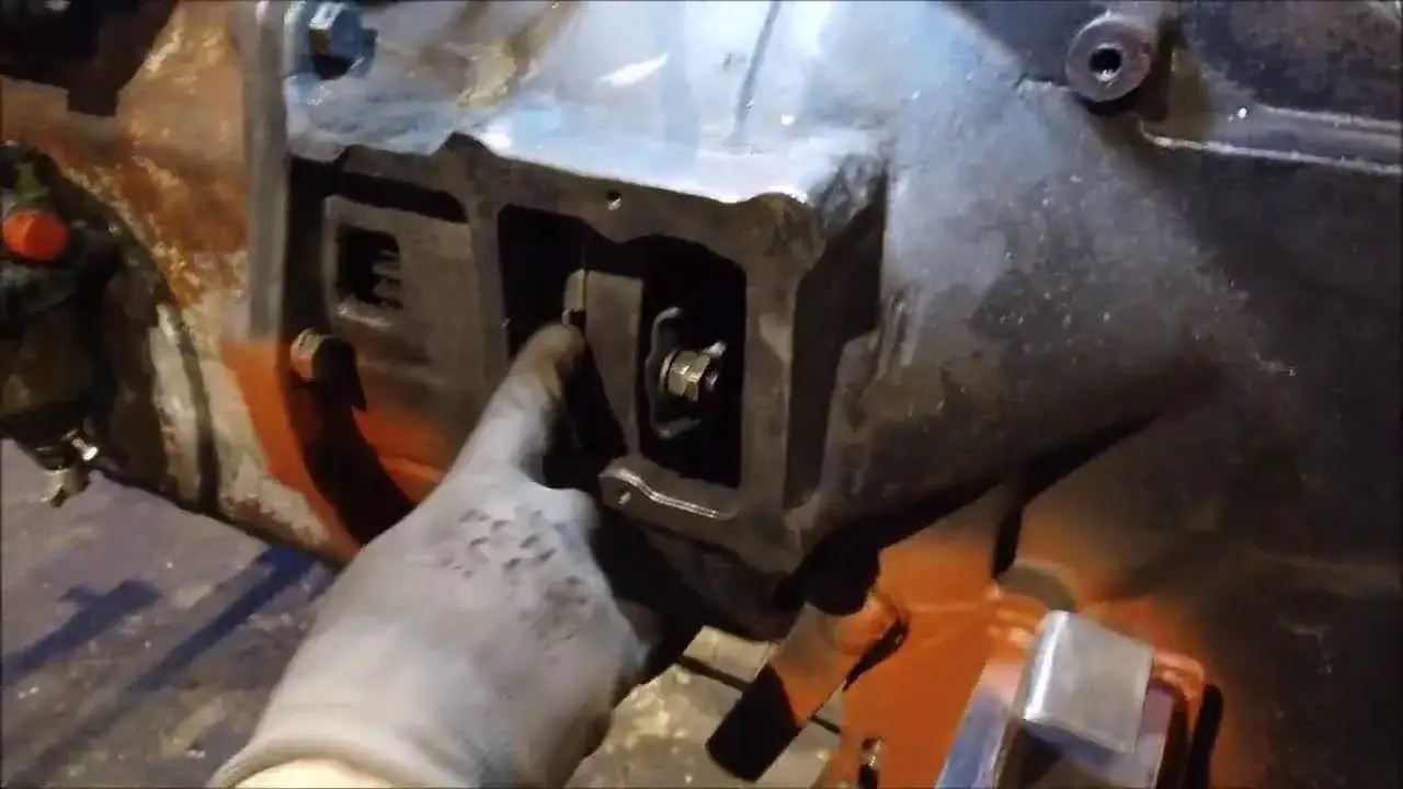 Jak wyregulować sprzęgło Ursus C-385, aby uniknąć problemów z biegami