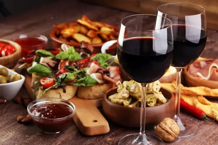 Jakie przekąski do wina – idealne połączenia na każdą okazję