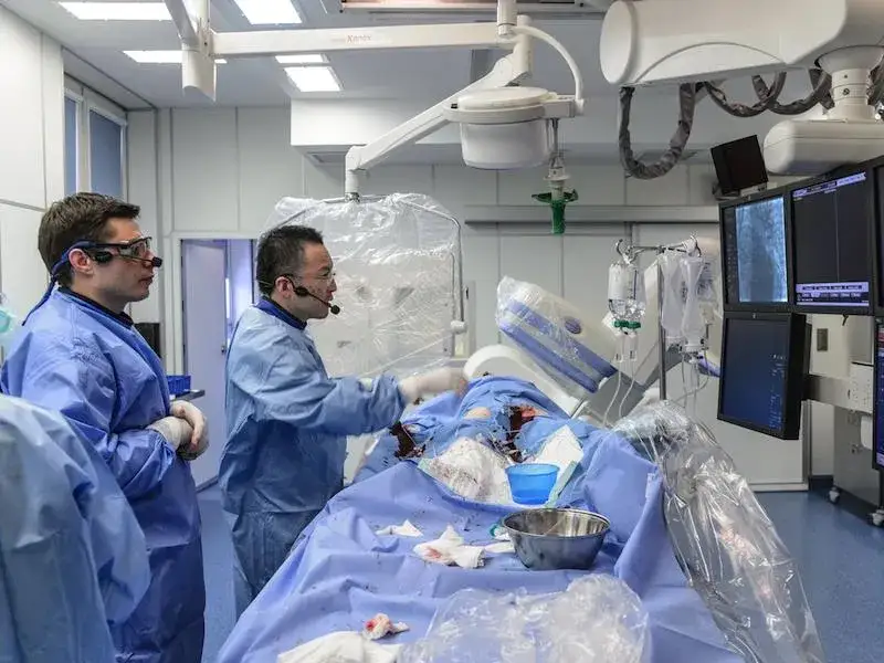 Najlepsza operacja ręki w Polsce: Ranking klinik i koszty