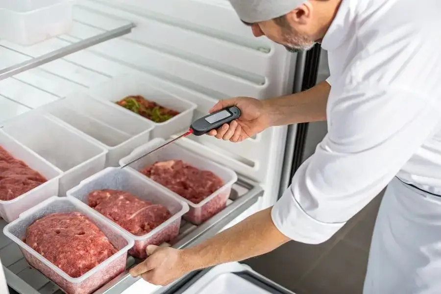 Jak długo mrozić mięso? Bezpieczne terminy i triki eksperta
