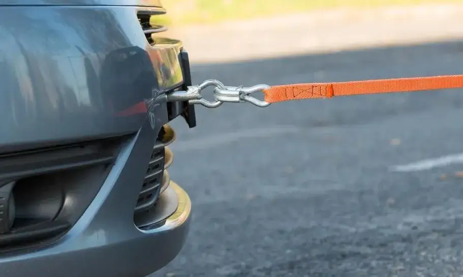 Czy można holować samochód? Przepisy i zasady, które musisz znać