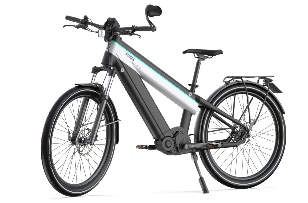 Nowy rower elektryczny z imponującym zasięgiem 300 km. Elegancki design, mocny silnik i gotowość do długich podróży.
