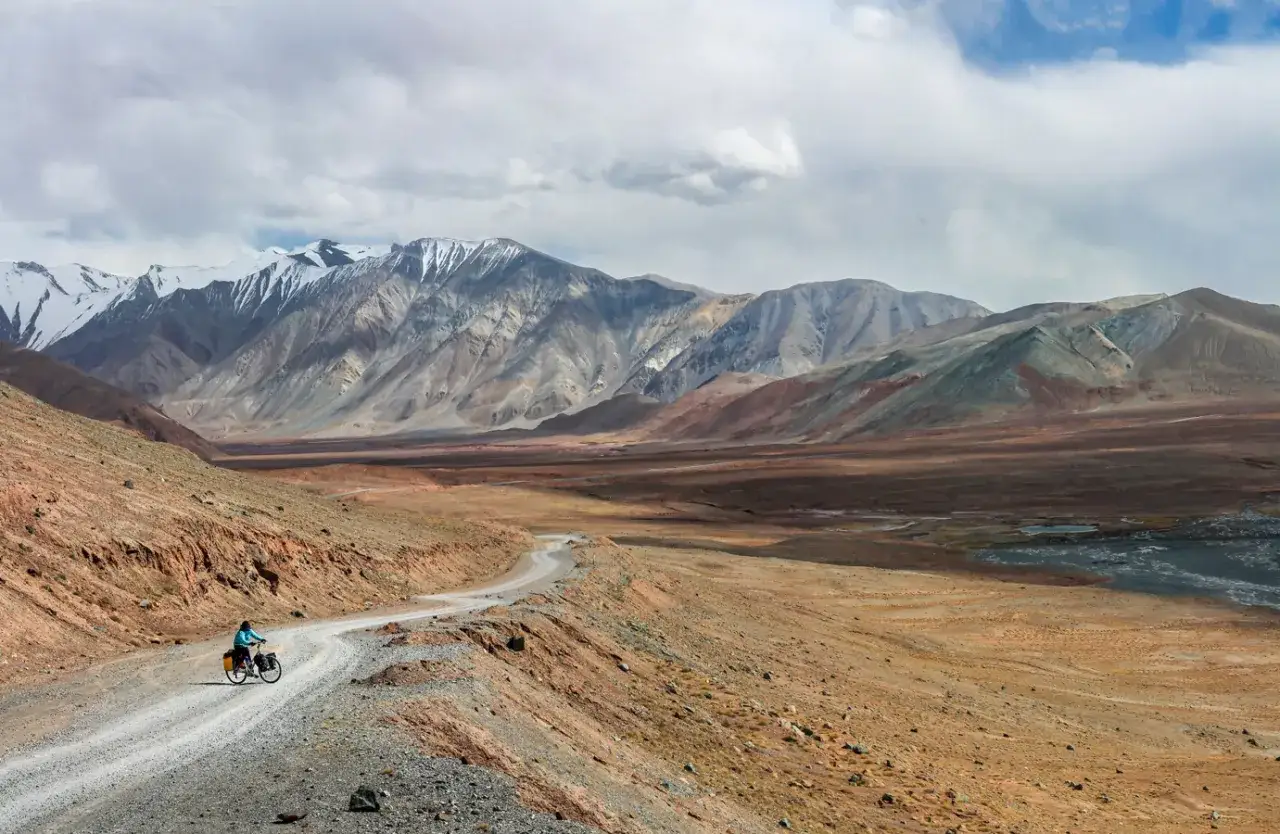 Kto odkrył góry Pamir? Niezwykłe historie znanych podróżników