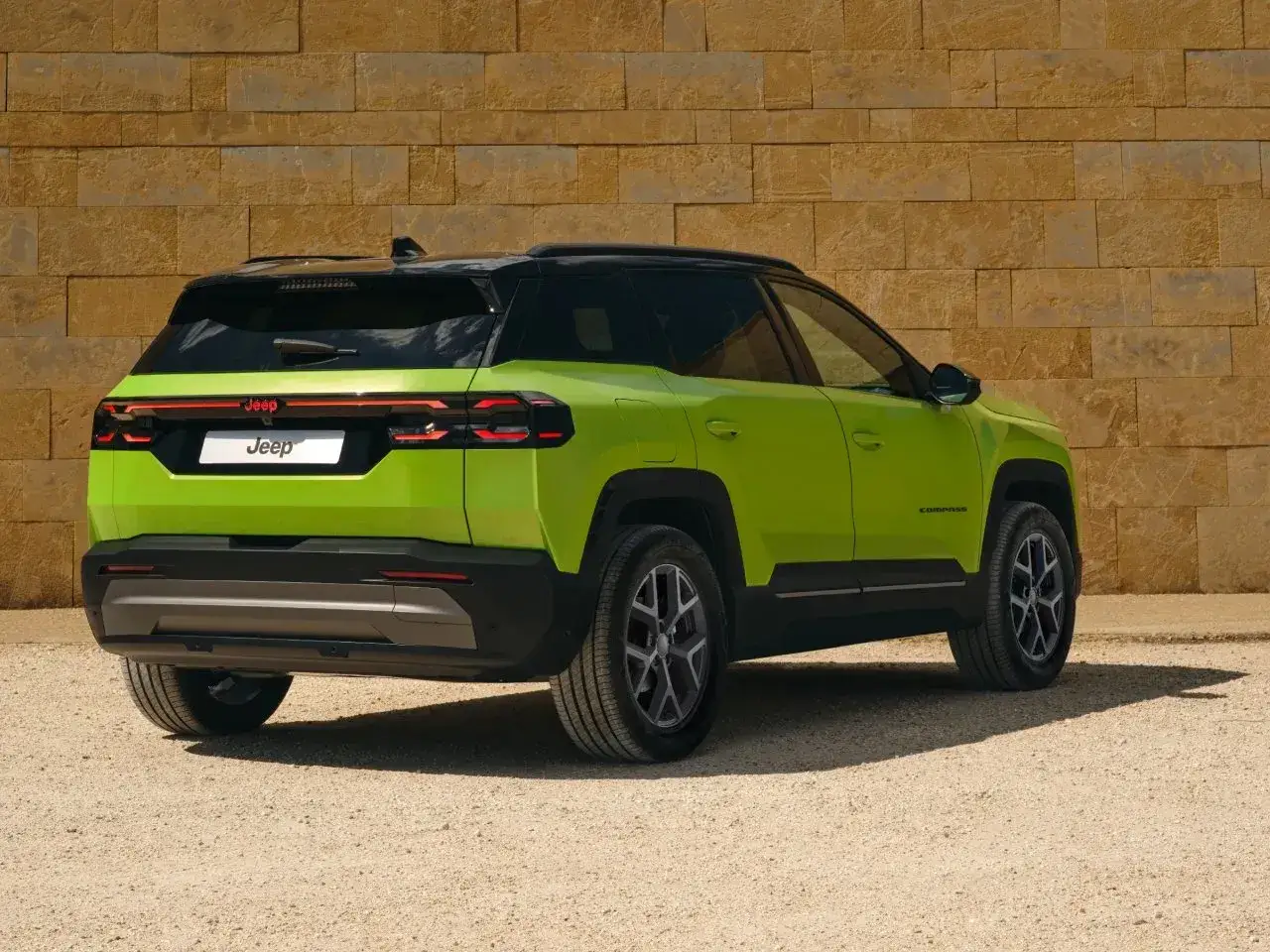 Nowy Jeep Compass 2026: Cennik od 139 tys. zł! Sprawdź, co zyskasz