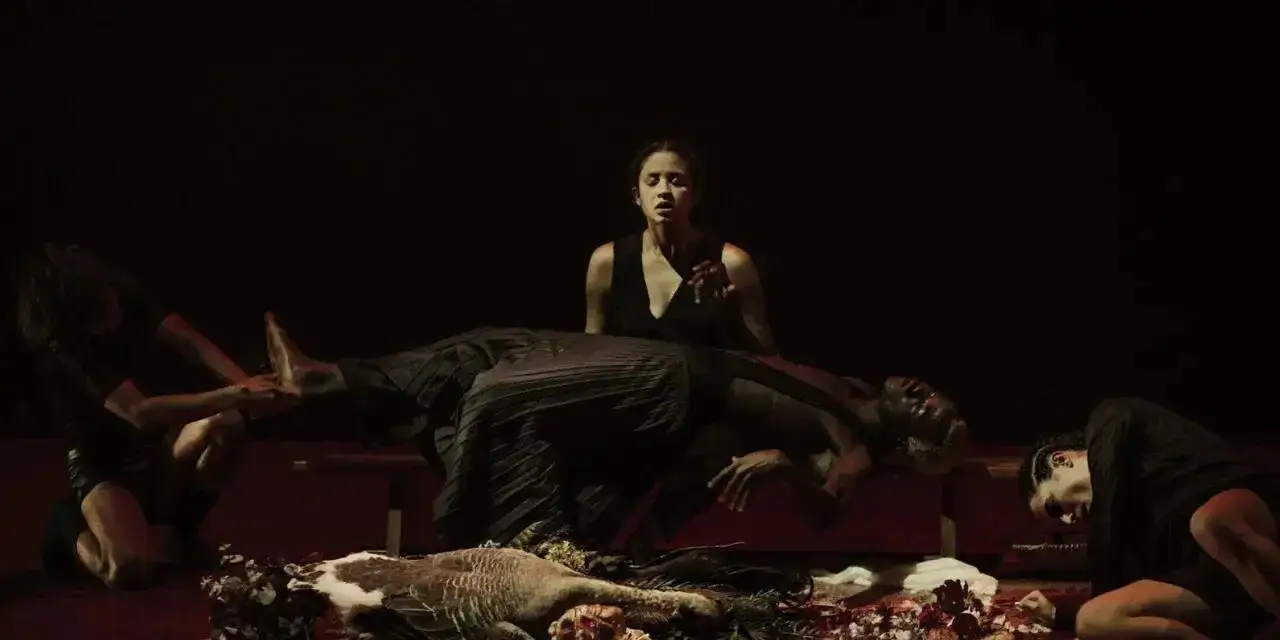 Ile trwa spektakl w teatrze? Czas trwania różnych przedstawień