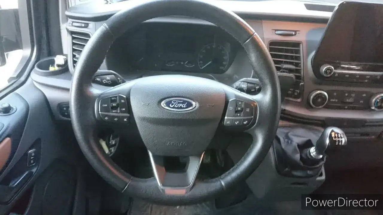 Ford Transit bezpieczniki: Gdzie są i jak je wymienić?